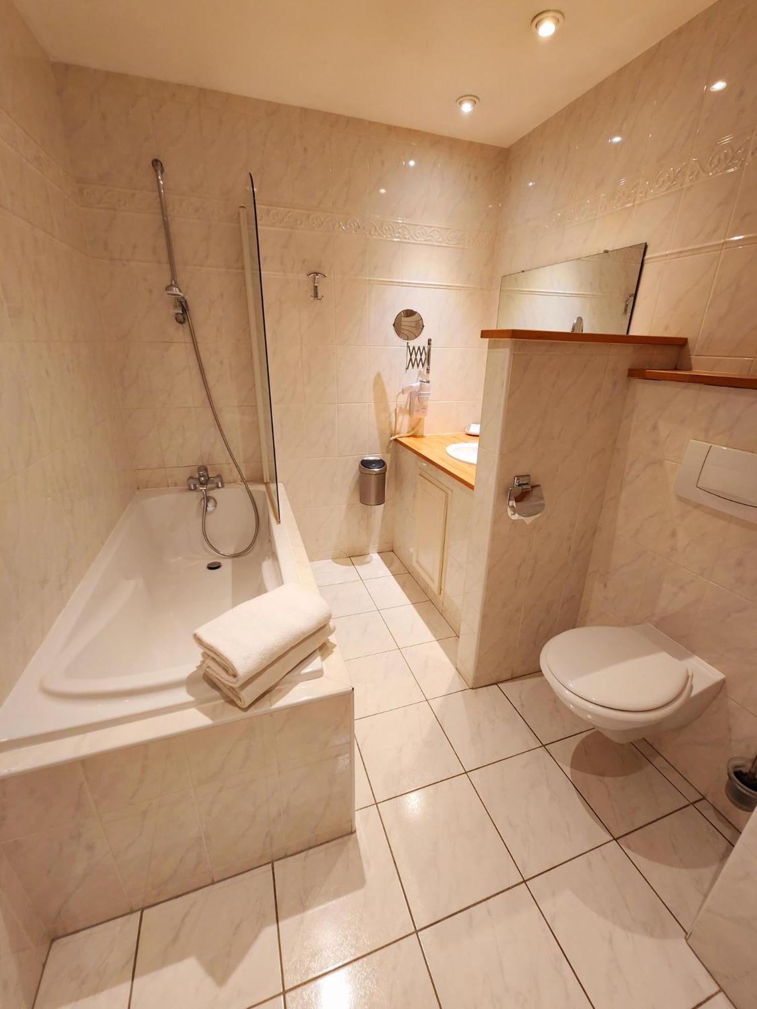 Hotel De l'Europe Aéroport Saint-Louis  Extérieur photo